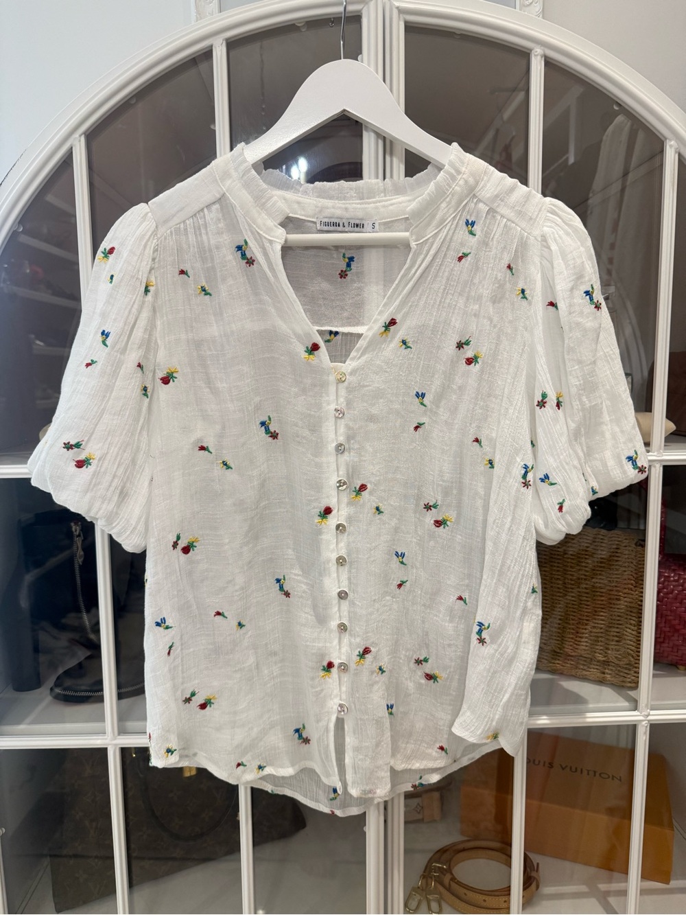 Embroidered White Button-Front Puff Sleeve Blouse